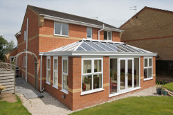 Double-Hipped-style Conservatory